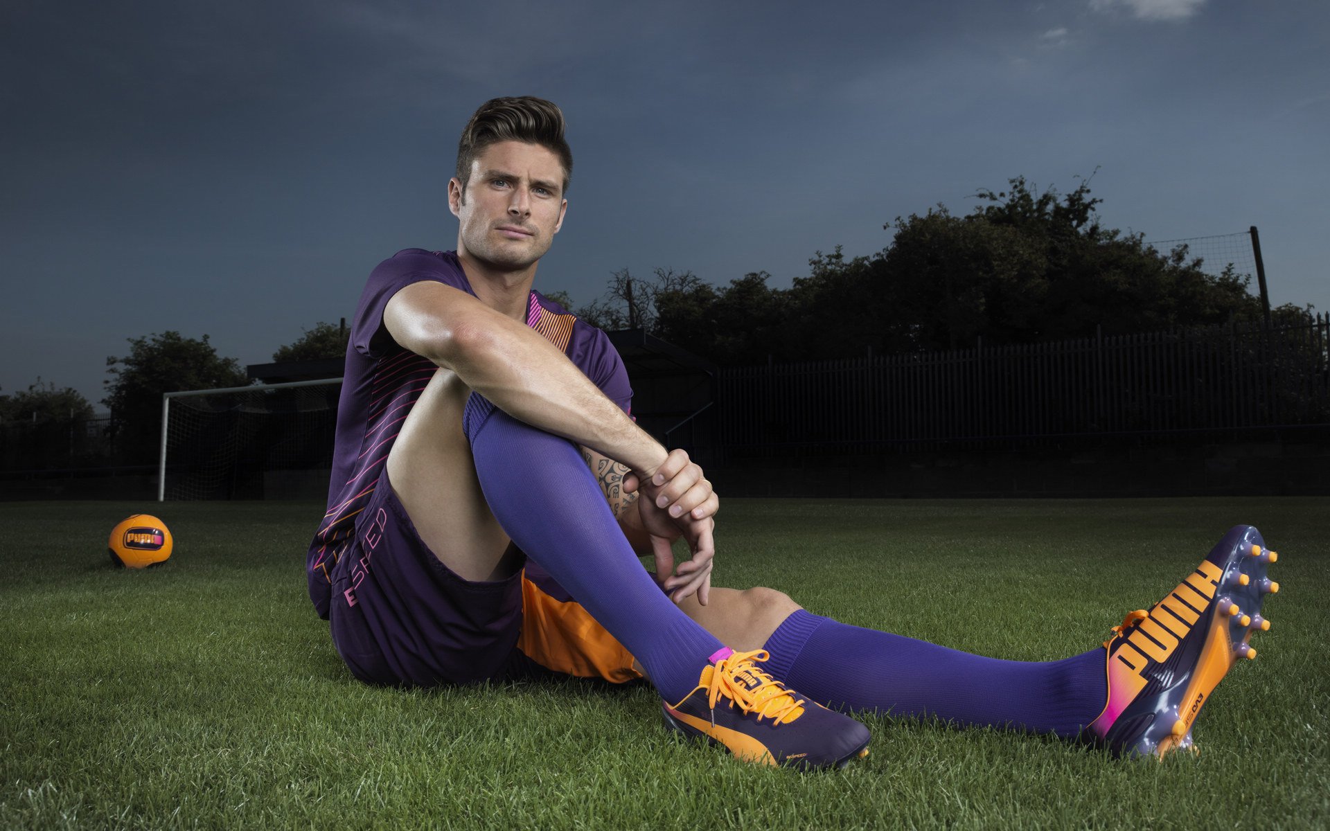 开云体育APP下载-铁锤砸碎枪手，德国重炮轰塌北伦敦堡垒，托尼用头顶出一片天！